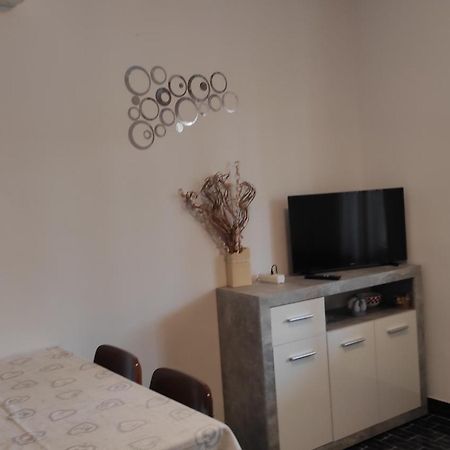 Apartman Iva Apartment Kastela Bagian luar foto