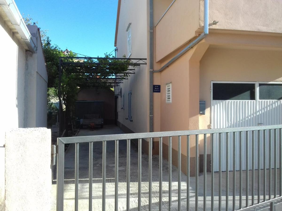 Apartman Iva Apartment Kastela Bagian luar foto