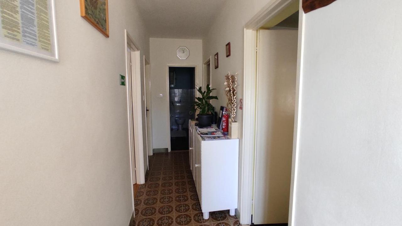 Apartman Iva Apartment Kastela Bagian luar foto