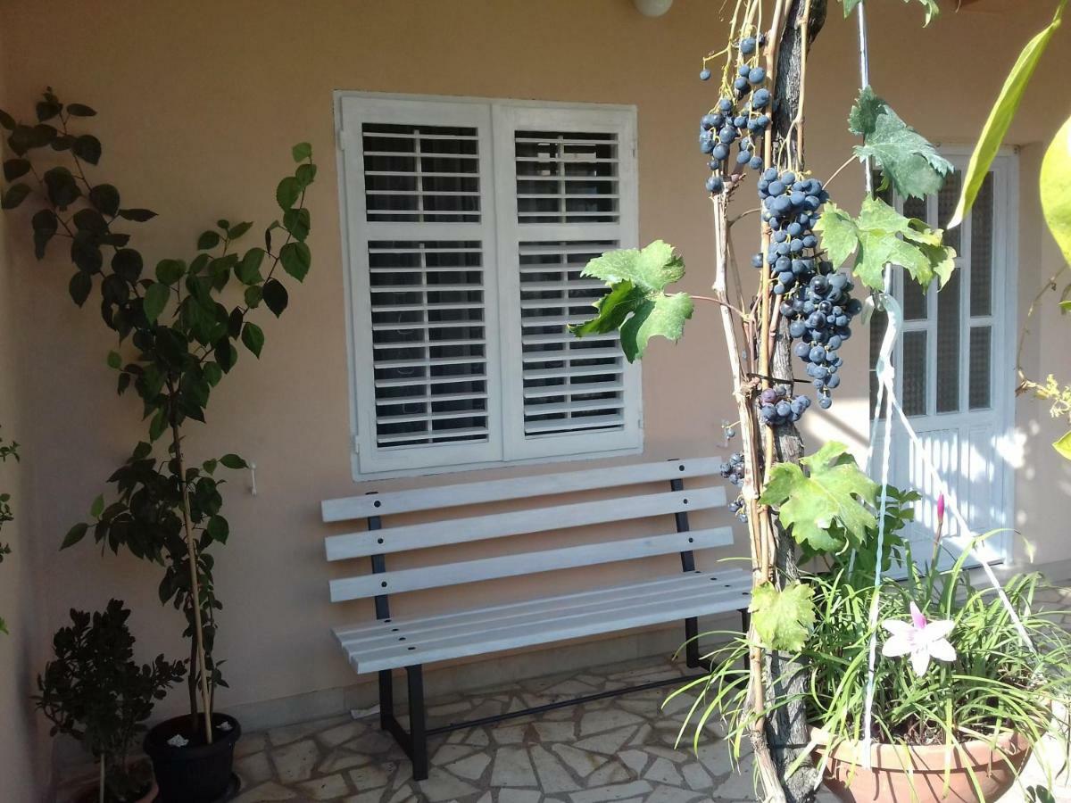 Apartman Iva Apartment Kastela Bagian luar foto
